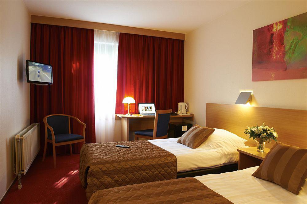 Bastion Hotel Nijmegen Exteriör bild